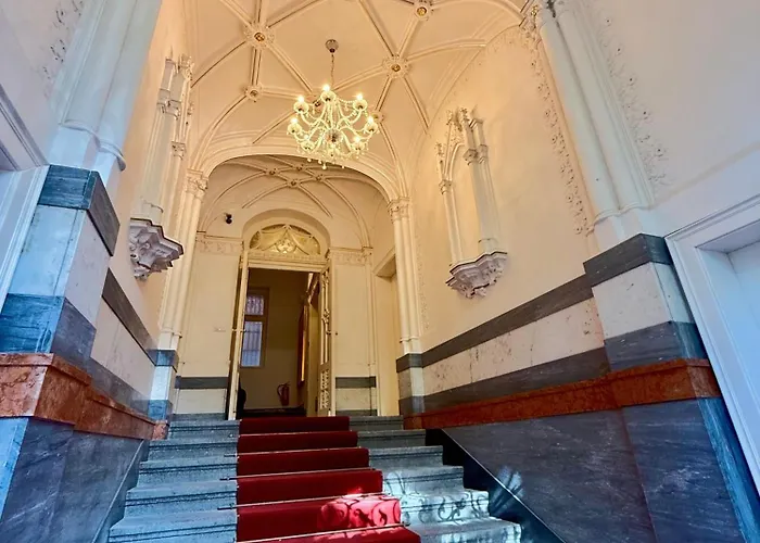 Divadelni - Historic Center & Steps From Charles Bridge *