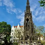 Divadelni - Historic Center & Steps From Charles Bridge Appartement *