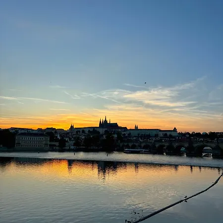 Divadelni - Historic Center & Steps From Charles Bridge Apartment Prague