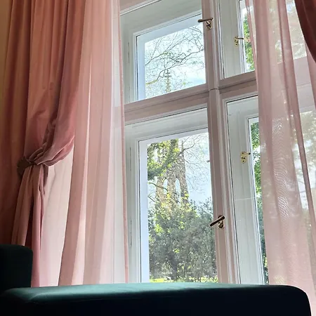Apartment Divadelni - Historic Center & Steps From Charles Bridge