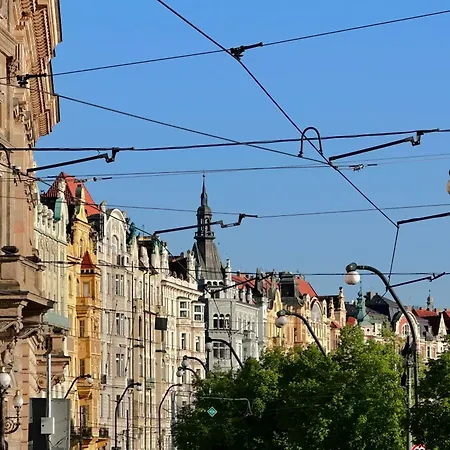 Daire Divadelni - Historic Center & Steps From Charles Bridge Prag