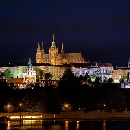 Apartmán Divadelni - Historic Center & Steps From Charles Bridge