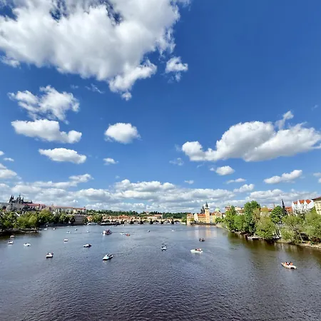 Apartment Divadelni - Historic Center & Steps From Charles Bridge