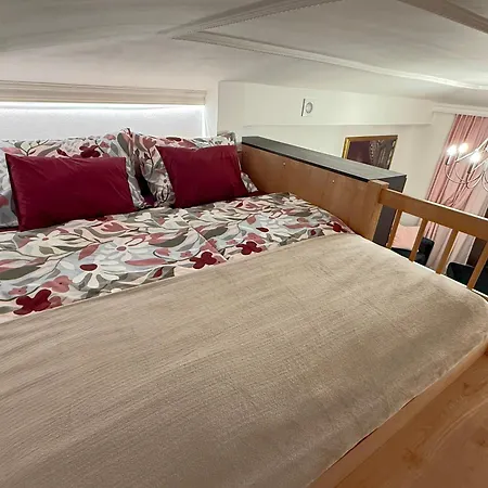 Divadelni - Historic Center & Steps From Charles Bridge Appartement *