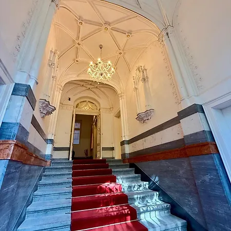 Divadelni - Historic Center & Steps From Charles Bridge *